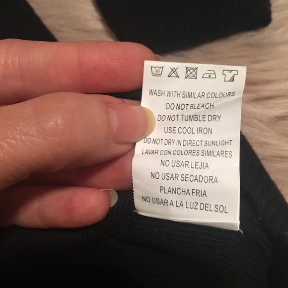 🌸 Cropped black sweater with back bow detail - Picture 6 of 6